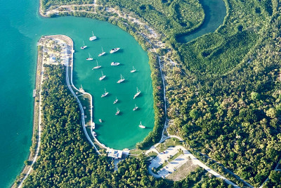 Outer Reef’s 10 Reasons to Bring Your Boat to No Name Harbor