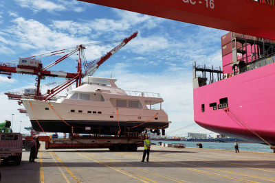 Another Outer Reef 630 Motoryacht Shipping to New Owners